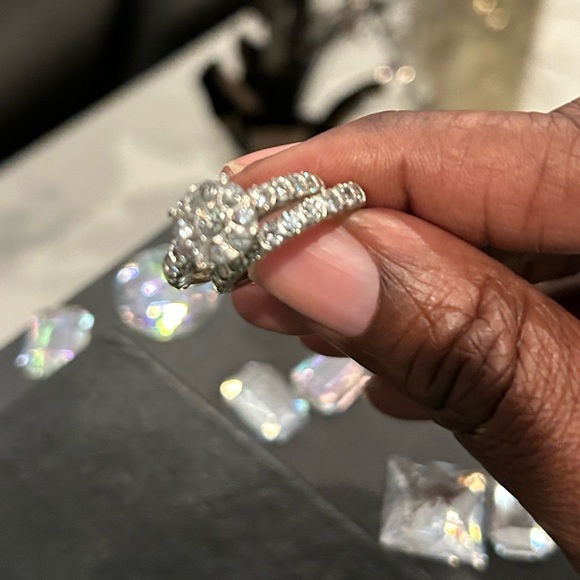 Kay Jeweler diamond Engagement ring and wedding band white gold - Picture 3 of 6